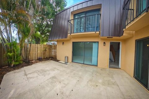 Adosado en venta en Stuart, Florida, 2 dormitorios, 119.66 m2 № 2240555 - foto 3