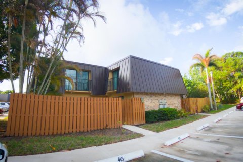 Adosado en Stuart, Florida 2 dormitorios, 119.66 m2 № 2240555