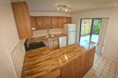Adosado en venta en Stuart, Florida, 2 dormitorios, 119.66 m2 № 2240555 - foto 6
