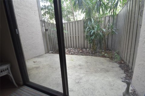 Condominio en alquiler en Sarasota, Florida, 1 dormitorio, 73.3 m2 № 1577252 - foto 13