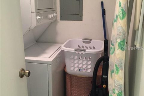 Condo in Sarasota, Florida, 2 bedrooms  № 1885979 - photo 12