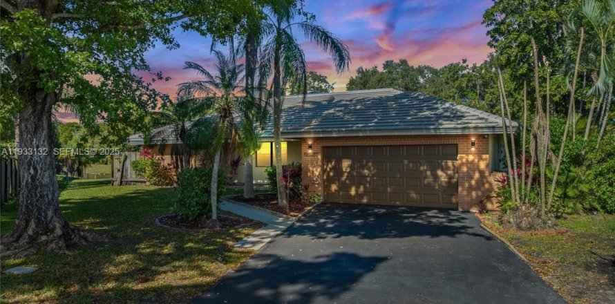 Дом в Корал-Спрингс, Флорида 4 спальни, 180.97м2 № 1991830