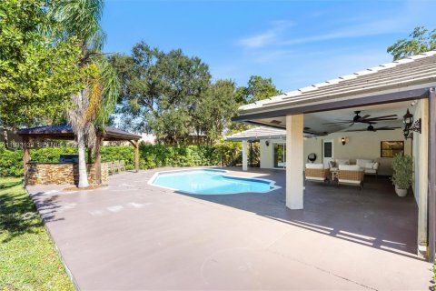 Купить виллу или дом в Корал-Спрингс, Флорида 4 спальни, 180.97м2, № 1991830 - фото 16