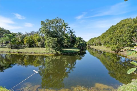 Купить виллу или дом в Корал-Спрингс, Флорида 4 спальни, 180.97м2, № 1991830 - фото 18