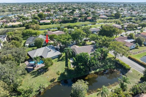 Купить виллу или дом в Корал-Спрингс, Флорида 4 спальни, 180.97м2, № 1991830 - фото 22