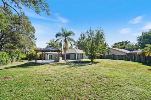 Купить виллу или дом в Корал-Спрингс, Флорида 4 спальни, 180.97м2, № 1991830 - фото 19