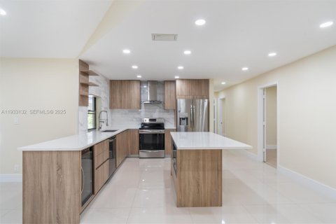 Купить виллу или дом в Корал-Спрингс, Флорида 4 спальни, 180.97м2, № 1991830 - фото 4