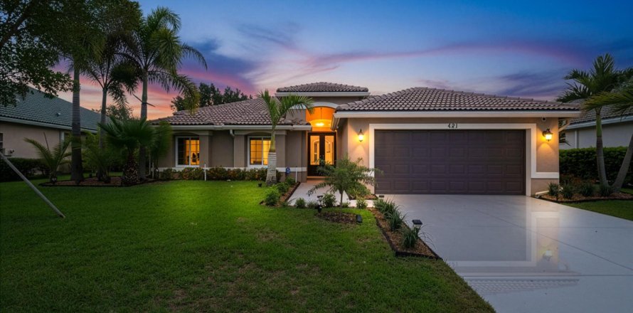 Casa en Port St. Lucie, Florida 3 dormitorios, 167.13 m2 № 2185410