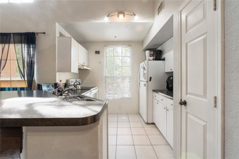 Condo in Orlando, Florida, 1 bedroom  № 2258800 - photo 5