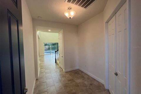 Casa en alquiler en Windermere, Florida, 4 dormitorios, 230.77 m2 № 2200289 - foto 2