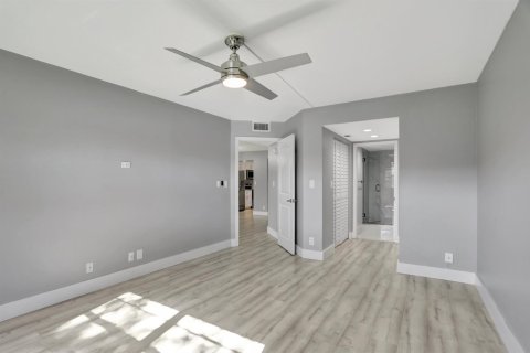 Condo in Coconut Creek, Florida, 2 bedrooms № 2250090 - photo 10