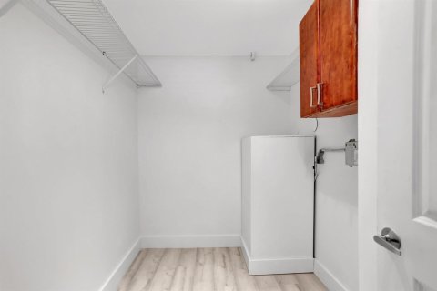 Condo in Coconut Creek, Florida, 2 bedrooms № 2250090 - photo 18