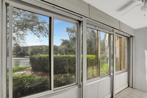 Condo in Coconut Creek, Florida, 2 bedrooms № 2250090 - photo 24
