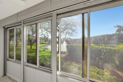 Condo in Coconut Creek, Florida, 2 bedrooms № 2250090 - photo 23