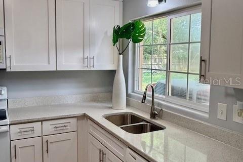 Villa ou maison à louer à Apopka, Floride: 3 chambres, 137.77 m2 № 2113217 - photo 6