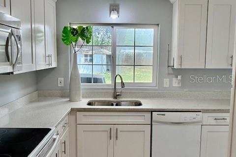 Villa ou maison à louer à Apopka, Floride: 3 chambres, 137.77 m2 № 2113217 - photo 3
