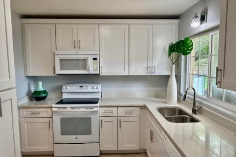 Villa ou maison à louer à Apopka, Floride: 3 chambres, 137.77 m2 № 2113217 - photo 2