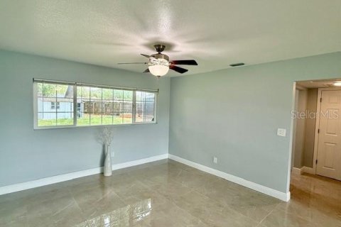 Villa ou maison à louer à Apopka, Floride: 3 chambres, 137.77 m2 № 2113217 - photo 11