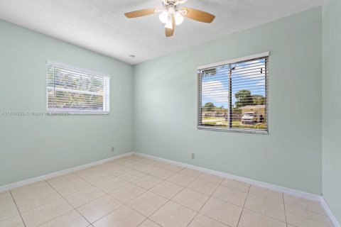 Casa en venta en North Lauderdale, Florida, 4 dormitorios, 155.8 m2 № 1852114 - foto 28