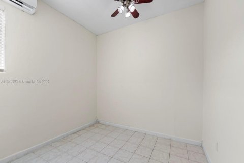 Casa en venta en North Lauderdale, Florida, 4 dormitorios, 155.8 m2 № 1852114 - foto 9