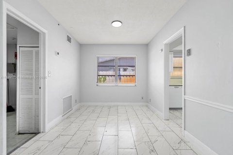 Casa en venta en North Lauderdale, Florida, 4 dormitorios, 155.8 m2 № 1852114 - foto 23