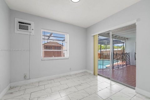 Casa en venta en North Lauderdale, Florida, 4 dormitorios, 155.8 m2 № 1852114 - foto 24