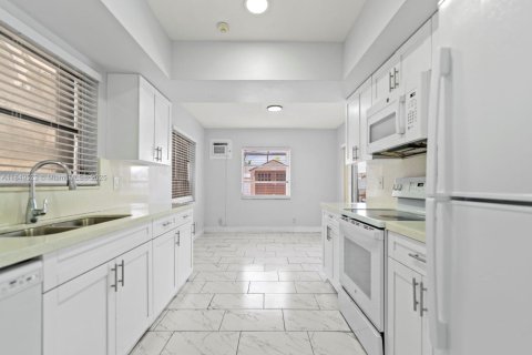 Casa en venta en North Lauderdale, Florida, 4 dormitorios, 155.8 m2 № 1852114 - foto 20