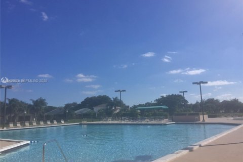 Touwnhouse à louer à Coconut Creek, Floride: 2 chambres, 99.22 m2 № 1999286 - photo 3