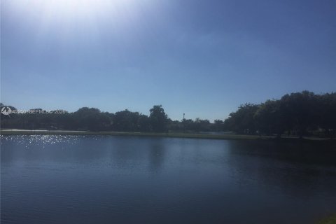 Touwnhouse à louer à Coconut Creek, Floride: 2 chambres, 99.22 m2 № 1999286 - photo 2