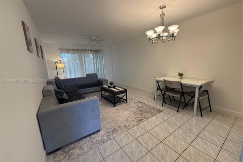 Купить кондоминиум в Холливуд, Флорида 1 спальня, 65.96м2, № 2022230 - фото 2