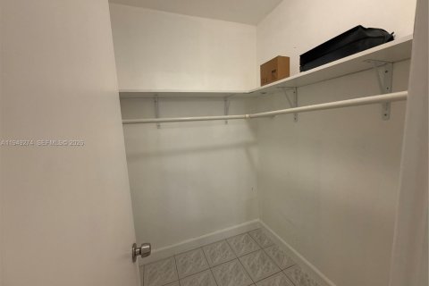 Купить кондоминиум в Холливуд, Флорида 1 спальня, 65.96м2, № 2022230 - фото 6