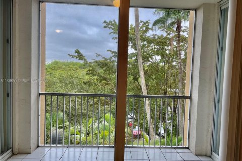 Condo in Doral, Florida, 2 bedrooms  № 1764277 - photo 17
