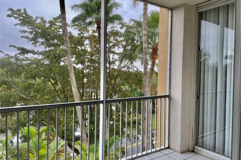 Condo in Doral, Florida, 2 bedrooms  № 1764277 - photo 28