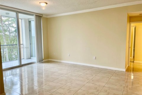 Condo in Doral, Florida, 2 bedrooms  № 1764277 - photo 21