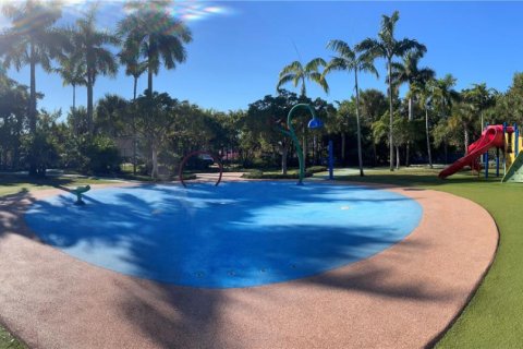 Condo in Doral, Florida, 2 bedrooms  № 1764277 - photo 5