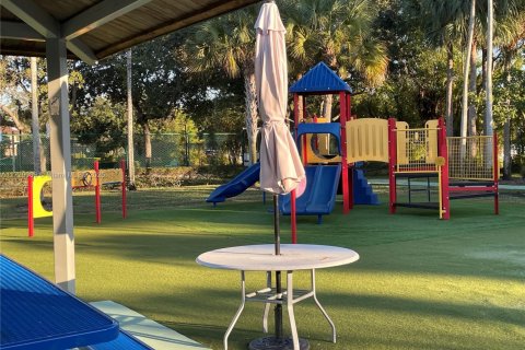 Condo in Doral, Florida, 2 bedrooms  № 1764277 - photo 9