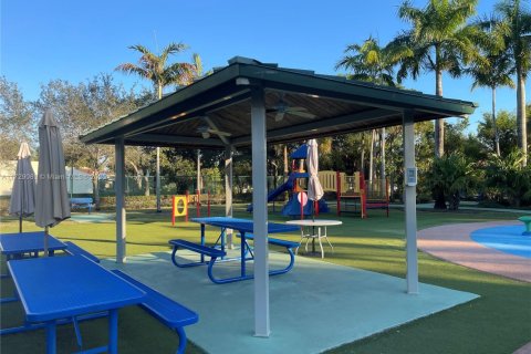Condo in Doral, Florida, 2 bedrooms  № 1764277 - photo 7