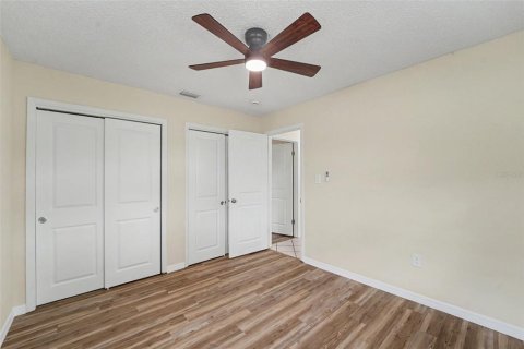House in Spring Hill, Florida 3 bedrooms, 125.98 sq.m. № 2222632 - photo 18