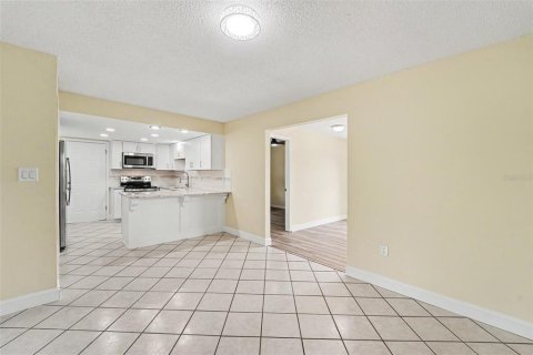 House in Spring Hill, Florida 3 bedrooms, 125.98 sq.m. № 2222632 - photo 9