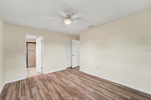 House in Spring Hill, Florida 3 bedrooms, 125.98 sq.m. № 2222632 - photo 15