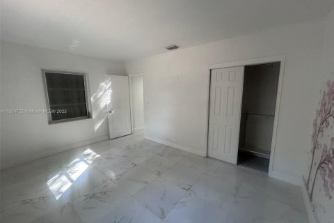 Casa en alquiler en Miami, Florida, 2 dormitorios, 99.87 m2 № 1955161 - foto 8