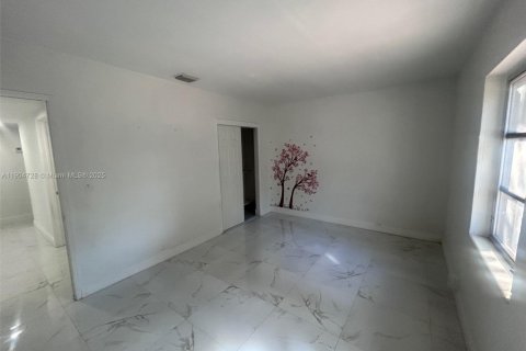 Casa en alquiler en Miami, Florida, 2 dormitorios, 99.87 m2 № 1955161 - foto 7