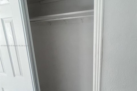 Casa en alquiler en Miami, Florida, 2 dormitorios, 99.87 m2 № 1955161 - foto 10