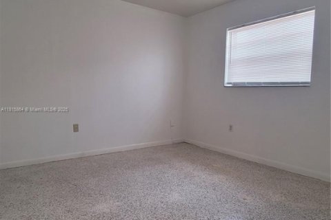 Apartamento en alquiler en Hialeah, Florida, 1 dormitorio, 41.81 m2 № 1781868 - foto 10
