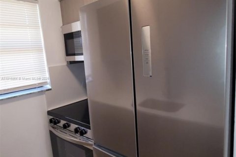 Apartamento en alquiler en Hialeah, Florida, 1 dormitorio, 41.81 m2 № 1781868 - foto 5