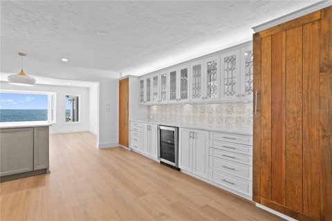 House in Saint Petersburg, Florida 5 bedrooms, 336.12 sq.m. № 1797137 - photo 12