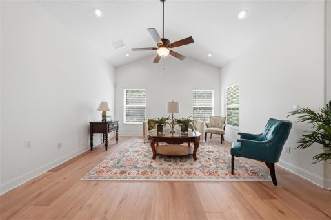House in Orlando, Florida 4 bedrooms, 254.55 sq.m. № 2394159 - photo 12