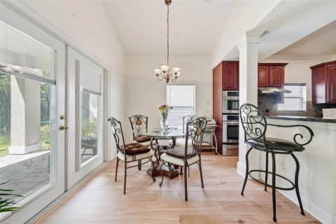House in Orlando, Florida 4 bedrooms, 254.55 sq.m. № 2394159 - photo 13