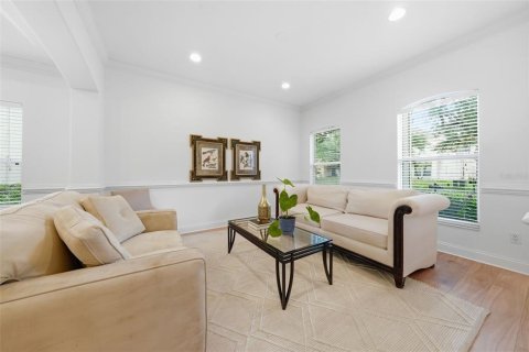 House in Orlando, Florida 4 bedrooms, 254.55 sq.m. № 2394159 - photo 10