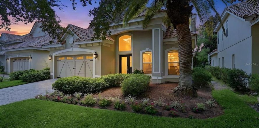 House in Orlando, Florida 4 bedrooms, 254.55 sq.m. № 2394159